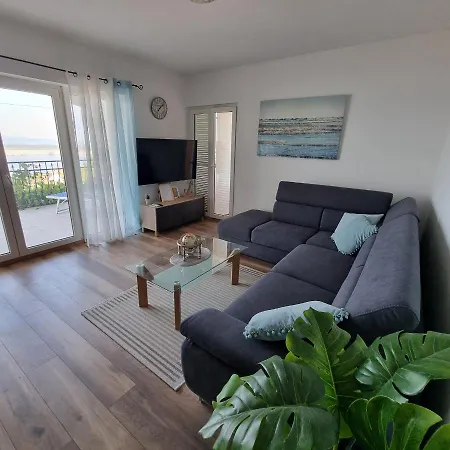 Sea To Sky Apartment